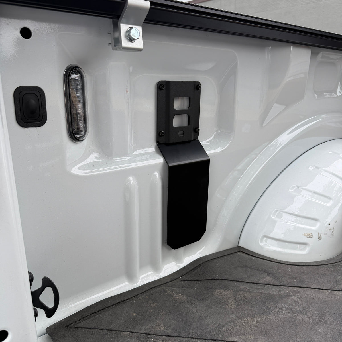 17-27 Ford Super Duty BoxLink Magnetic Mount Plate