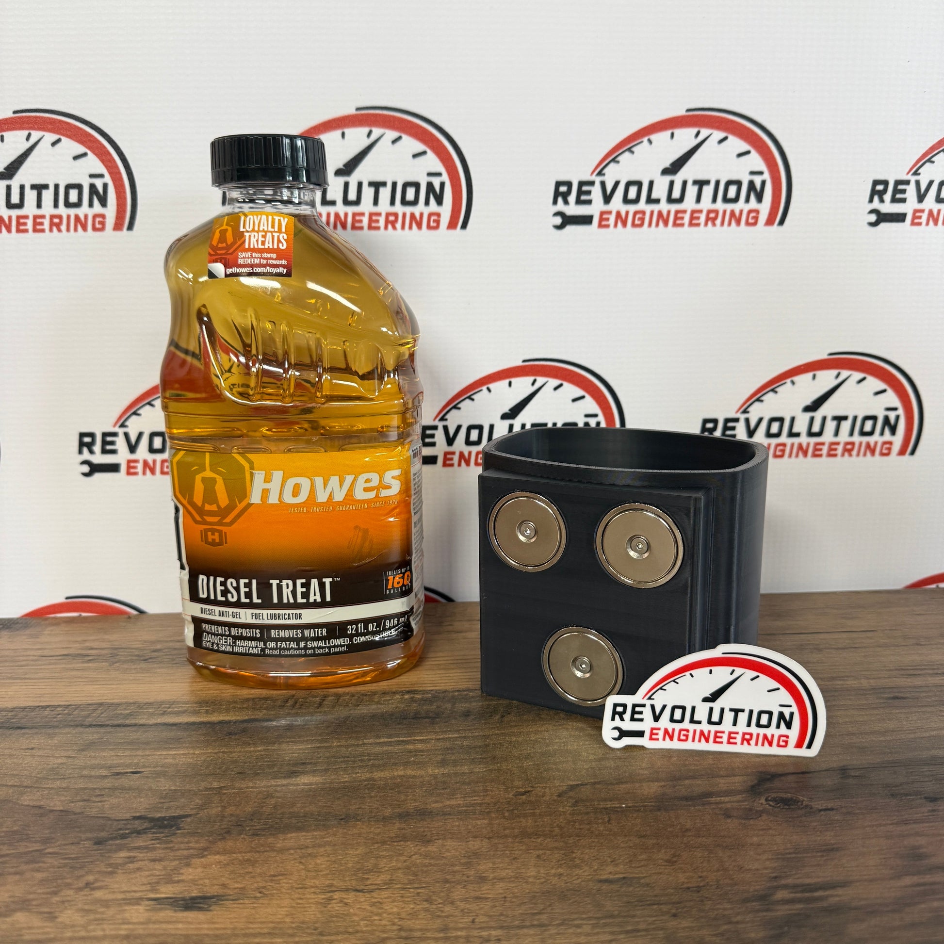 Howe's Holder - Magnet / 32 fl oz