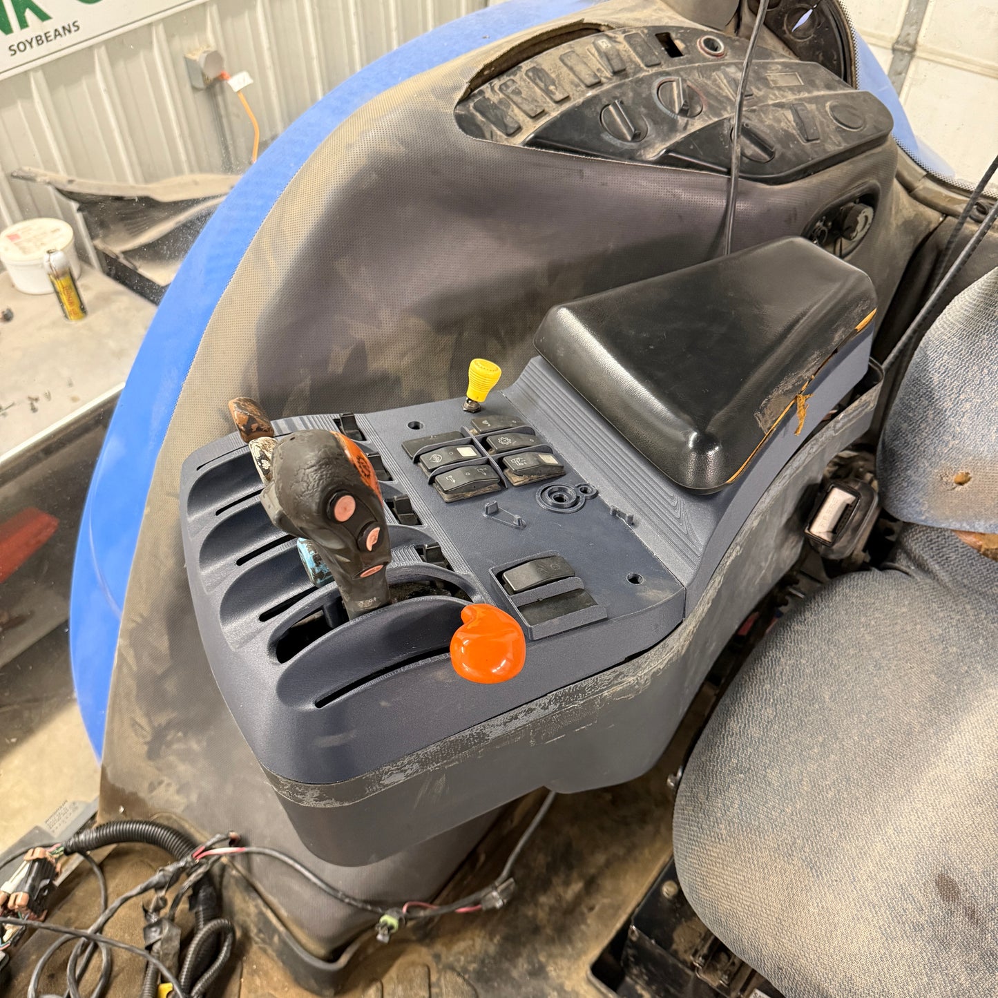 Console Cover Assembly — New Holland Tractor Reproduction (408621A7)